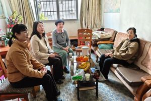 情暖新春送关怀 不忘初心显真情——北海市中等职业技术学校党委开展春节前慰问老党员、困难党员暨送学上门活动